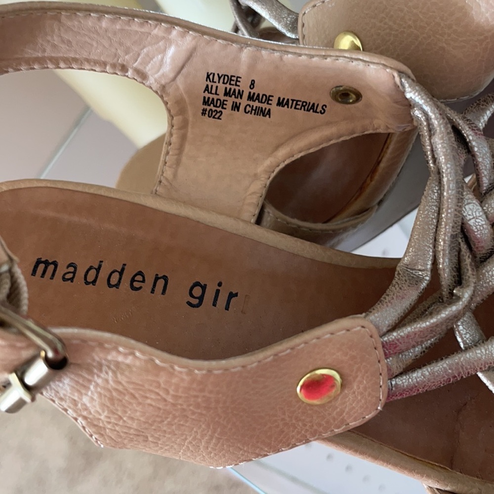 Sandals - Picture 3 of 3